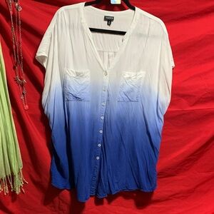 #285 size 2 Torrid Women's Gradient Blue and White Button Down Shirt